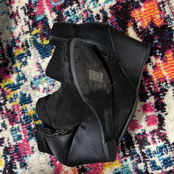 Report wedged booties - Picture 3 of 3